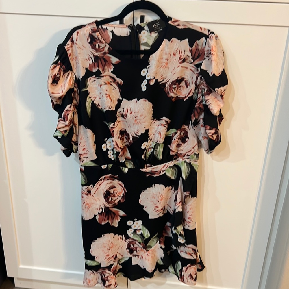 AX PARIS
Rose Print Ruched Sleeve Dress